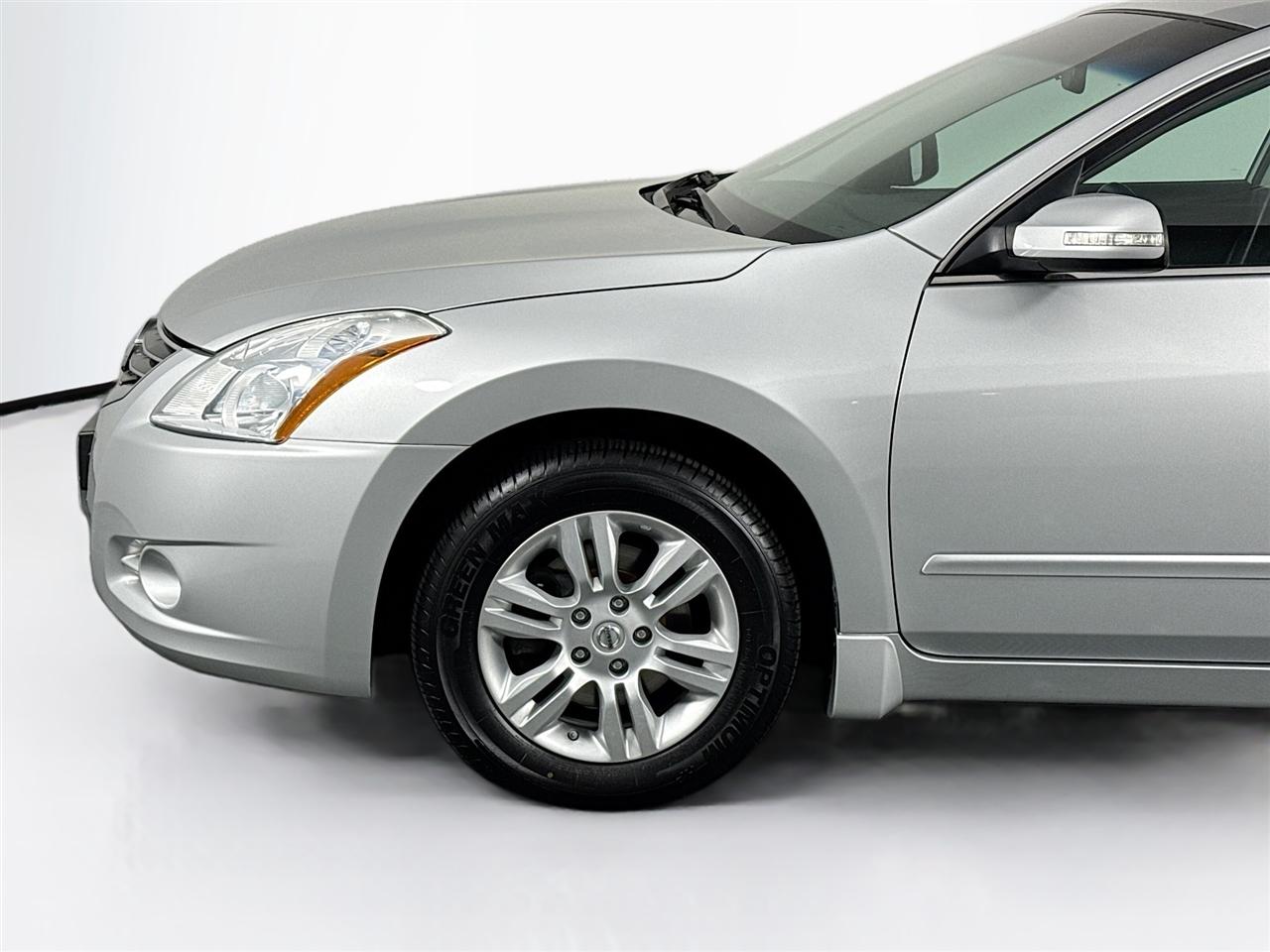 Nissan Altima 4dr Sdn I4 CVT 2.5 SL 2011