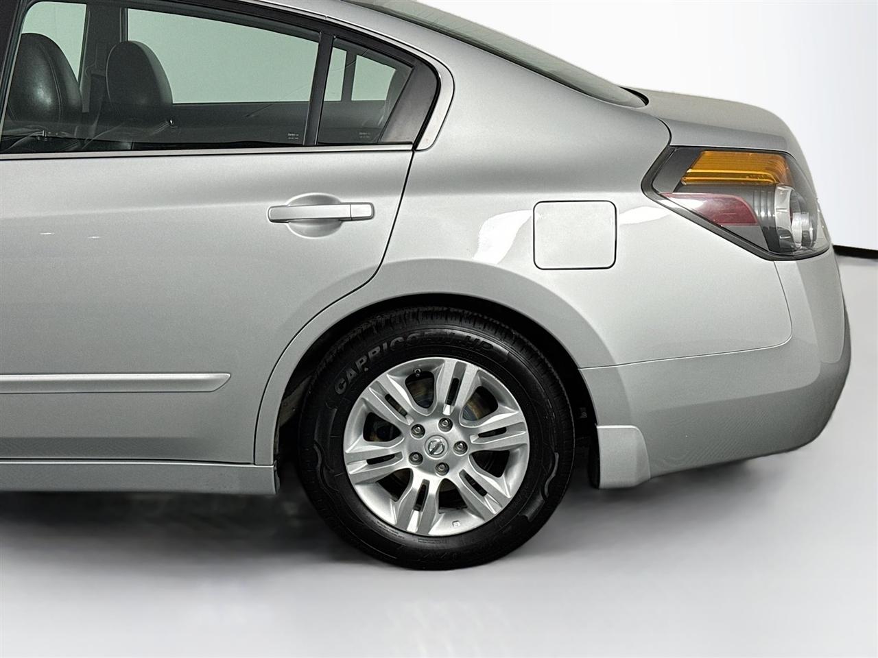 Nissan Altima 4dr Sdn I4 CVT 2.5 SL 2011