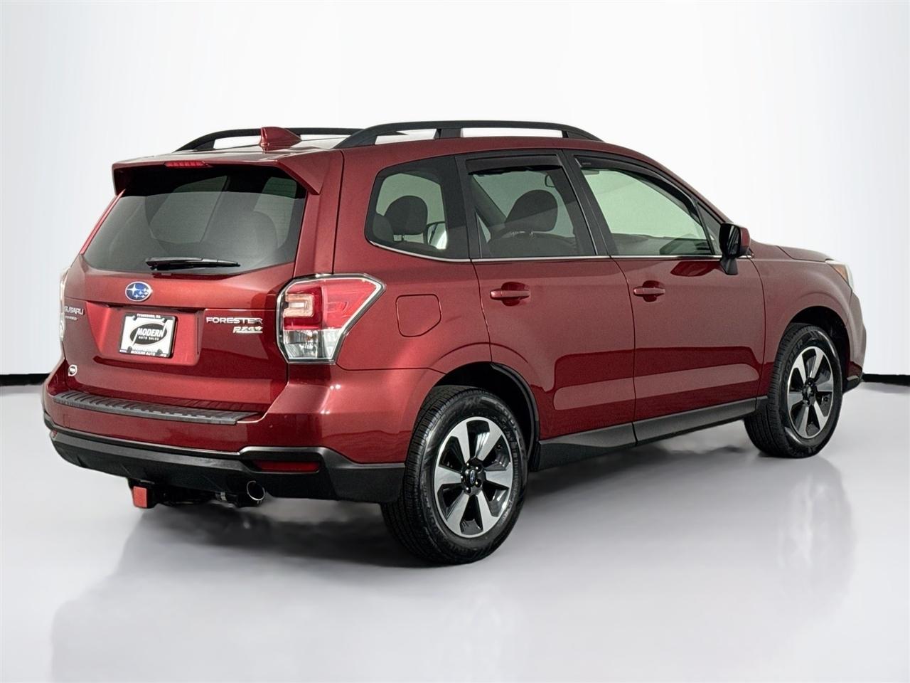 Subaru Forester 2.5i Limited CVT 2017