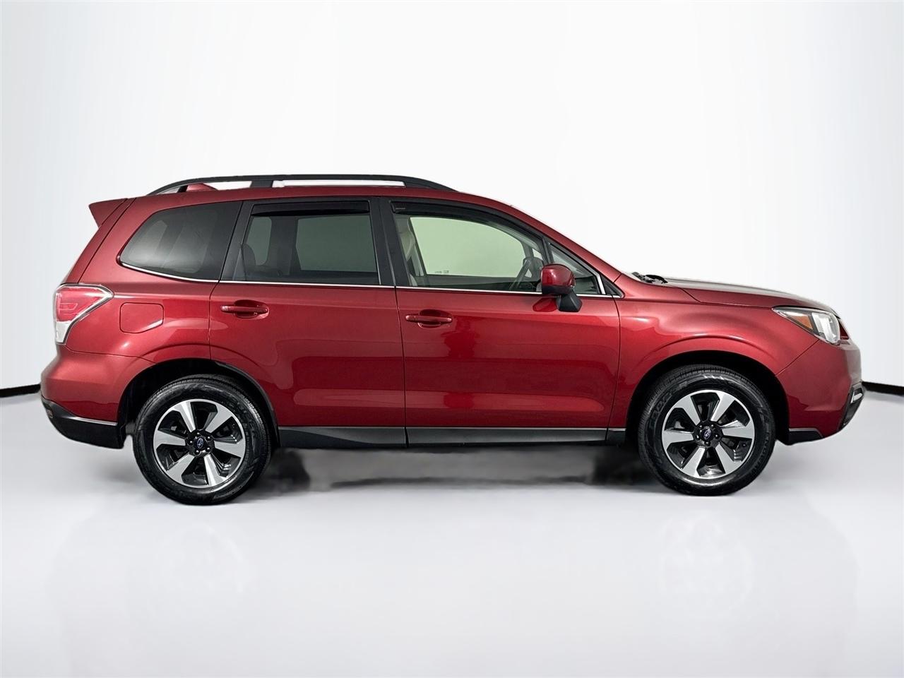 Subaru Forester 2.5i Limited CVT 2017