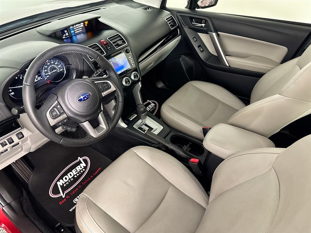 Subaru Forester 2.5i Limited CVT 2017