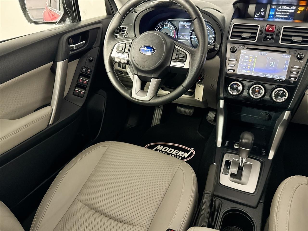 Subaru Forester 2.5i Limited CVT 2017