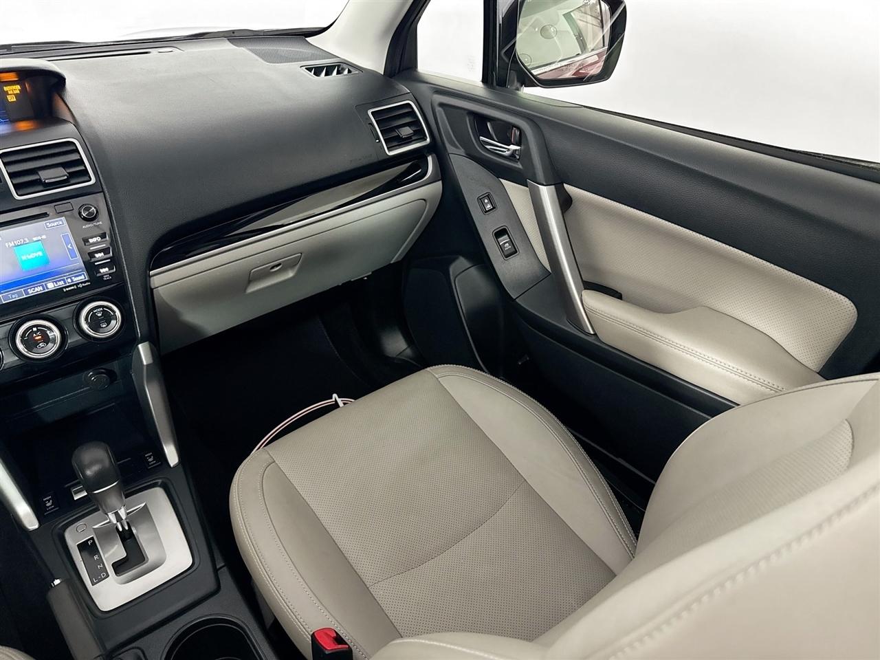 Subaru Forester 2.5i Limited CVT 2017