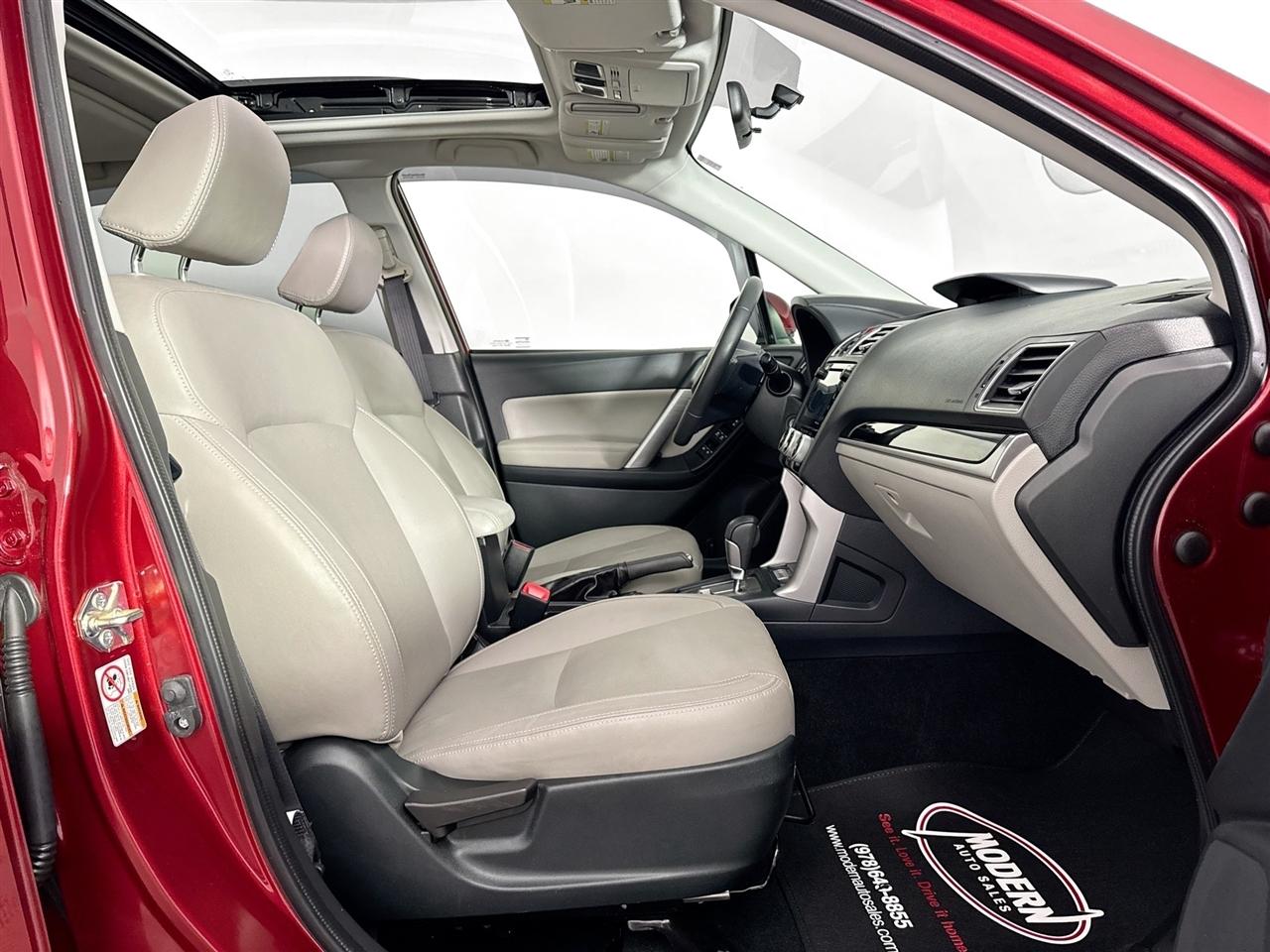 Subaru Forester 2.5i Limited CVT 2017