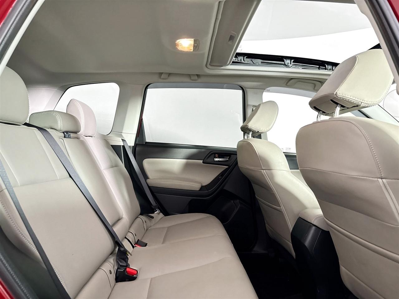 Subaru Forester 2.5i Limited CVT 2017