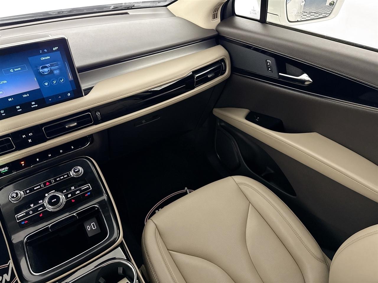 Lincoln Nautilus Standard AWD 2022