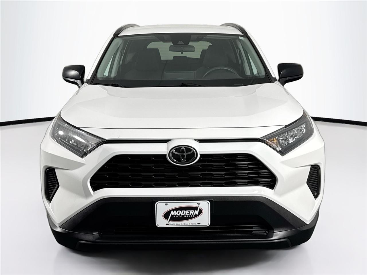 Toyota RAV4 LE AWD (Natl) 2021