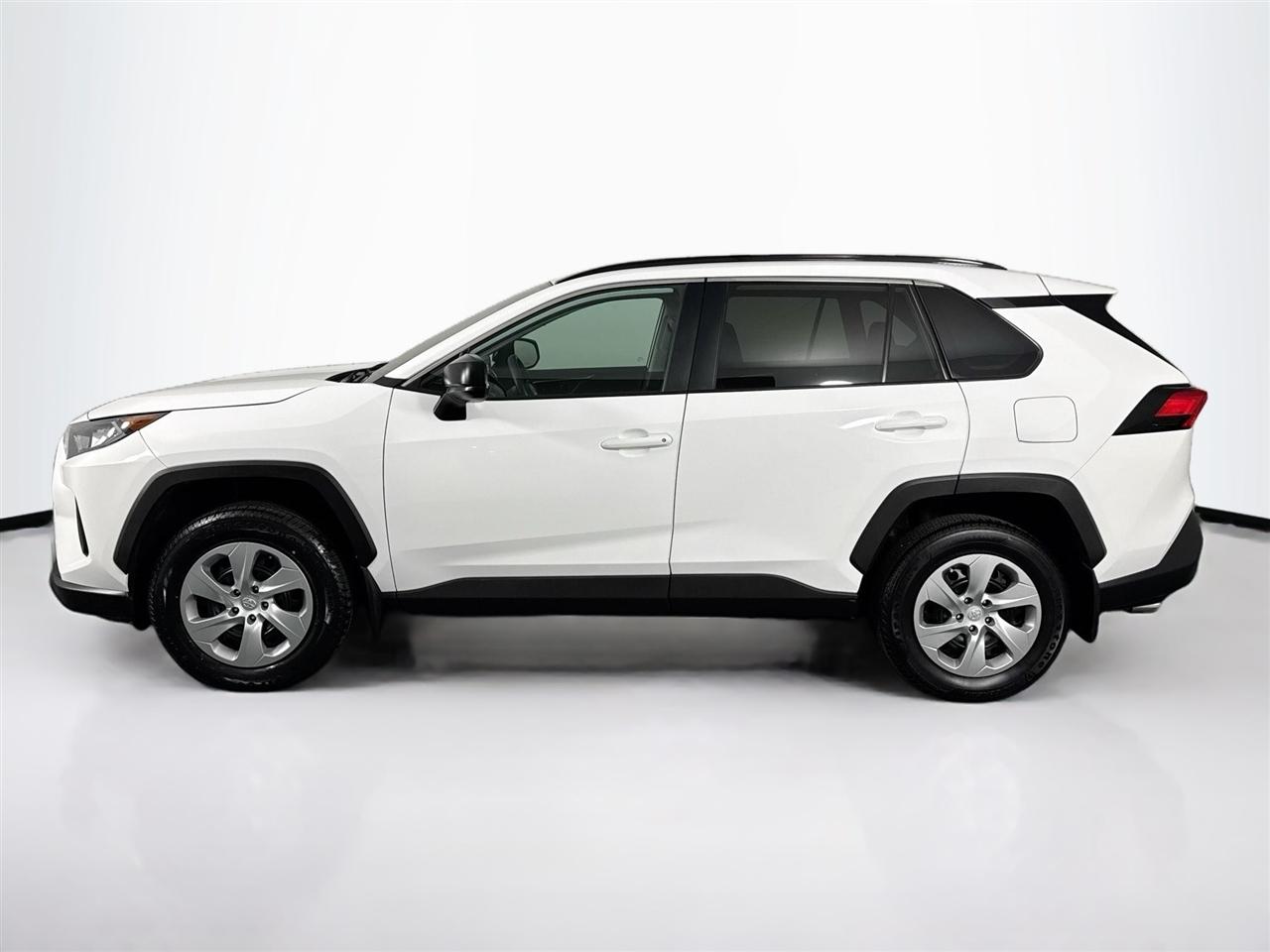Toyota RAV4 LE AWD (Natl) 2021