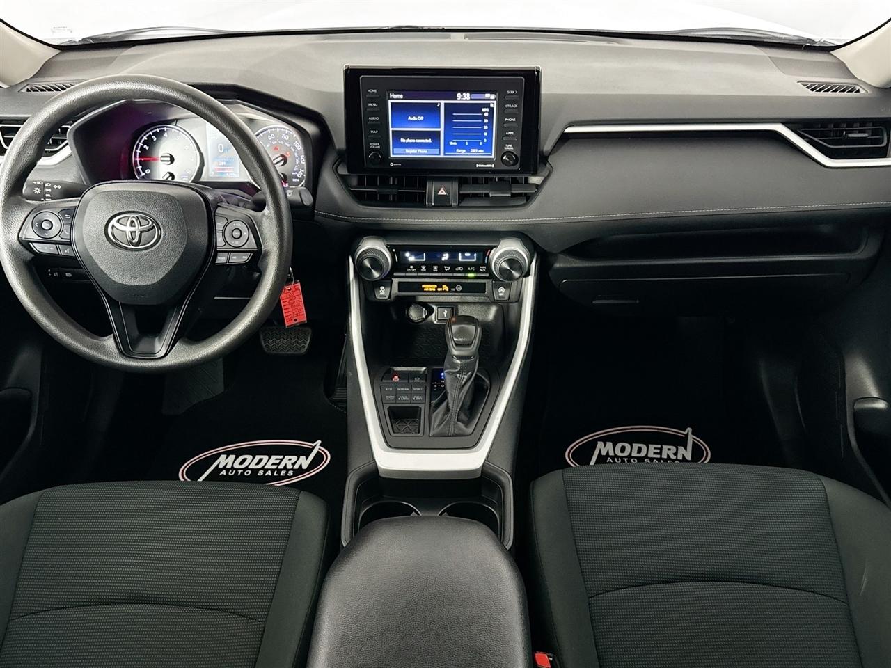 Toyota RAV4 LE AWD (Natl) 2021