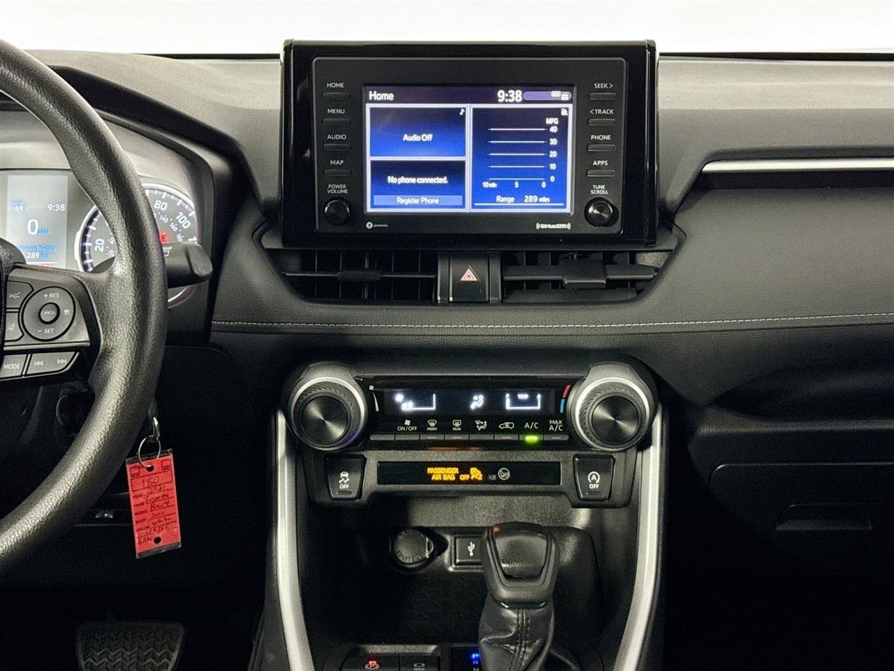 Toyota RAV4 LE AWD (Natl) 2021