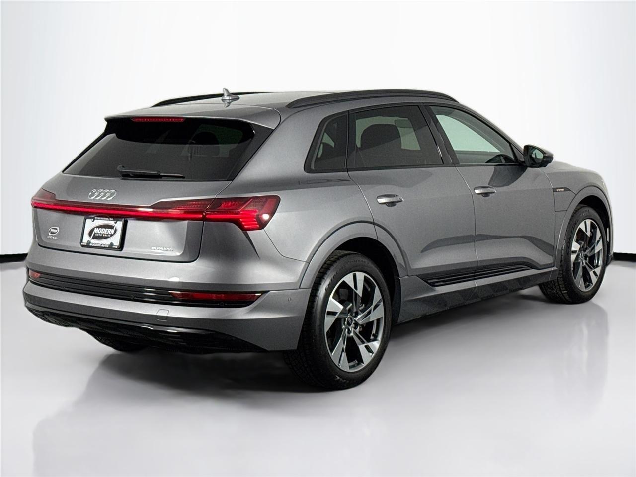 Audi E-Tron Premium quattro 2021