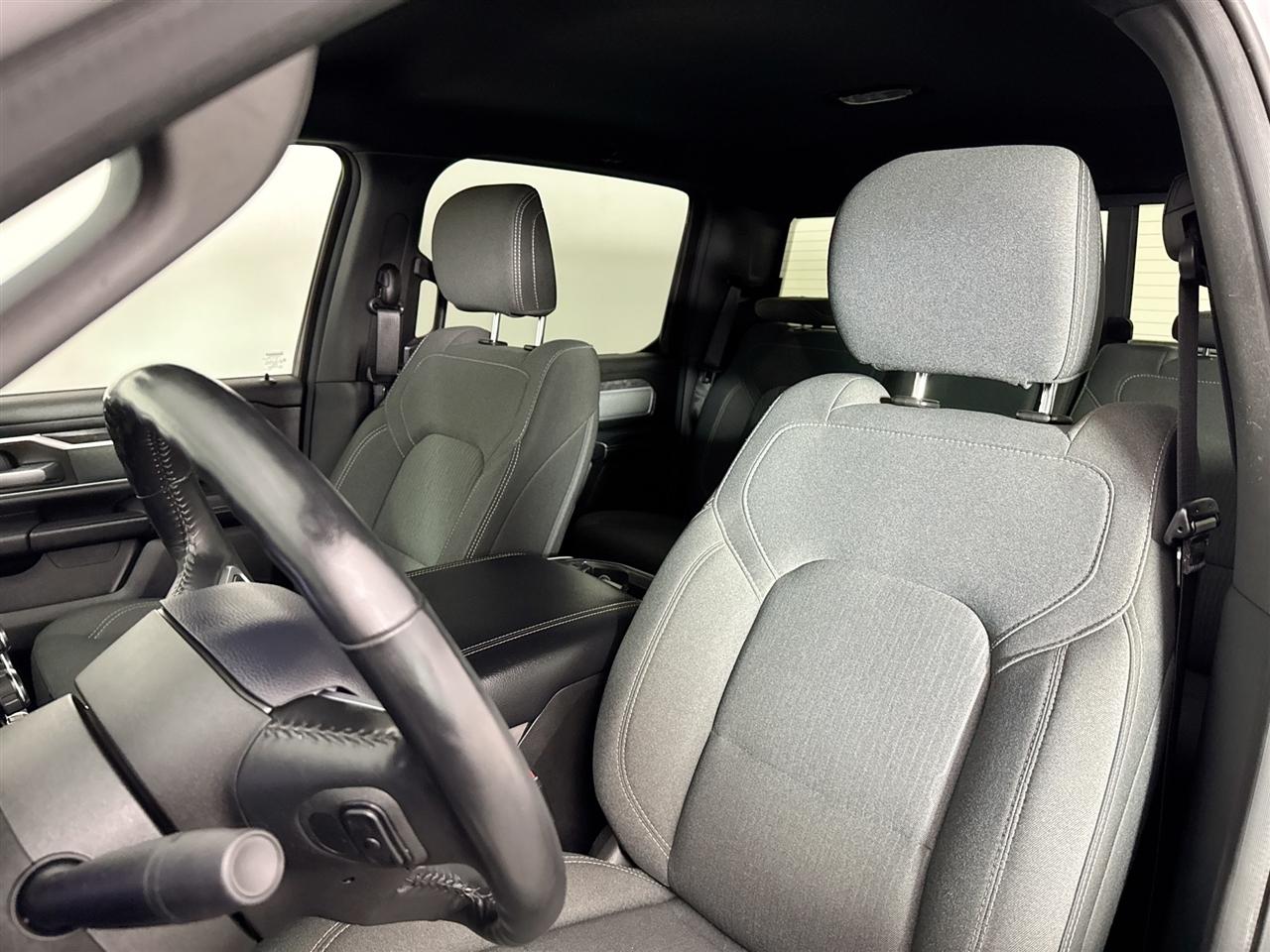 RAM 1500 Big Horn 4x4 Crew Cab 5'7" Box 2022