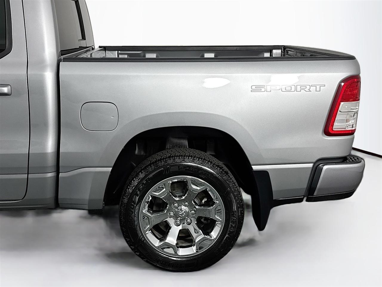 RAM 1500 Big Horn 4x4 Crew Cab 5'7" Box 2022