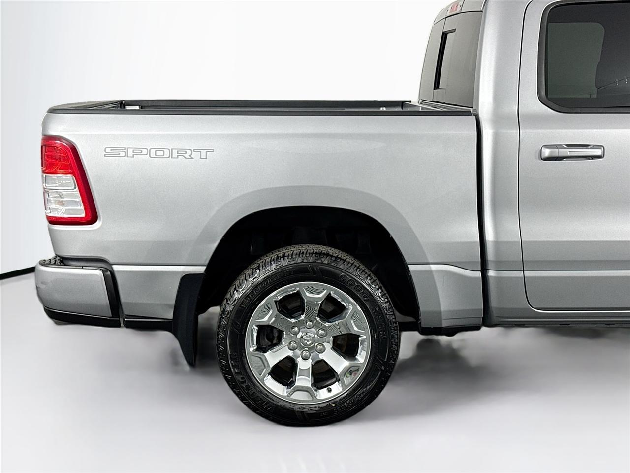 RAM 1500 Big Horn 4x4 Crew Cab 5'7" Box 2022