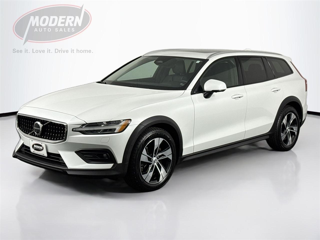 Volvo V60 Cross Country B5 AWD Plus 2023