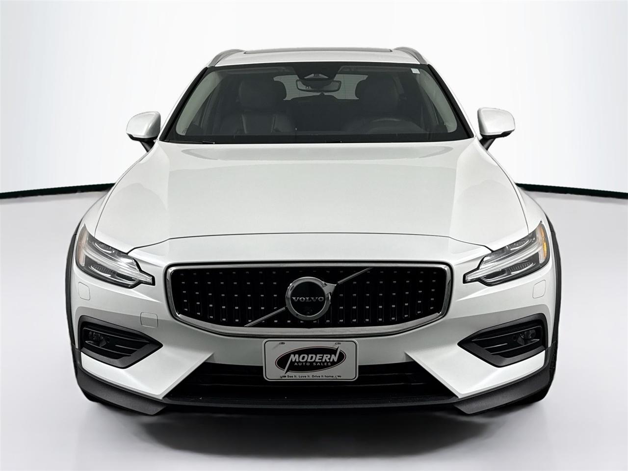 Volvo V60 Cross Country B5 AWD Plus 2023
