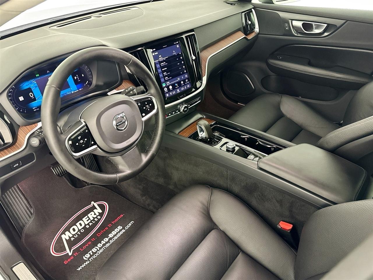 Volvo V60 Cross Country B5 AWD Plus 2023