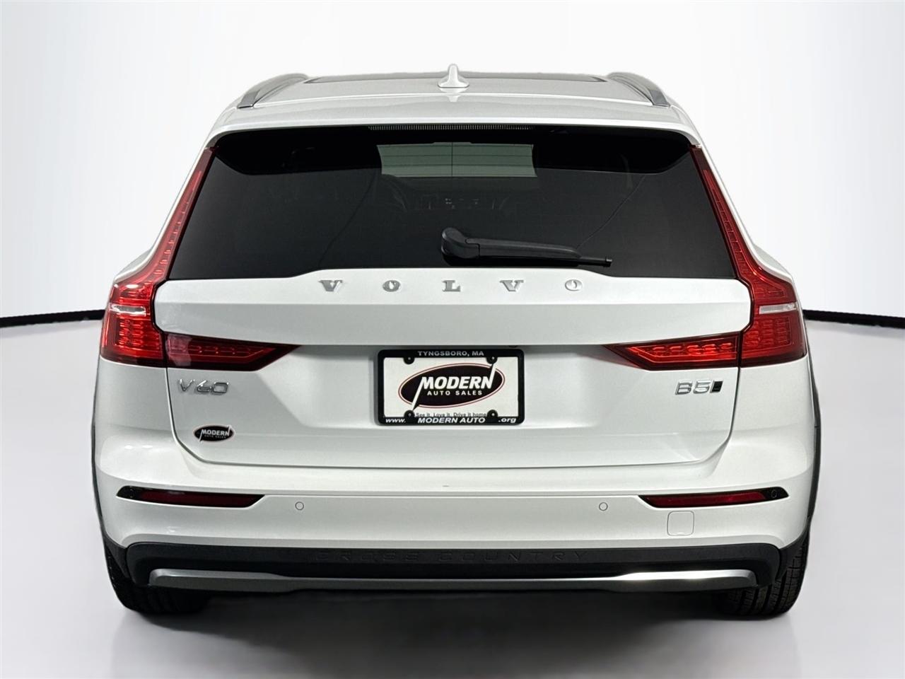Volvo V60 Cross Country B5 AWD Plus 2023