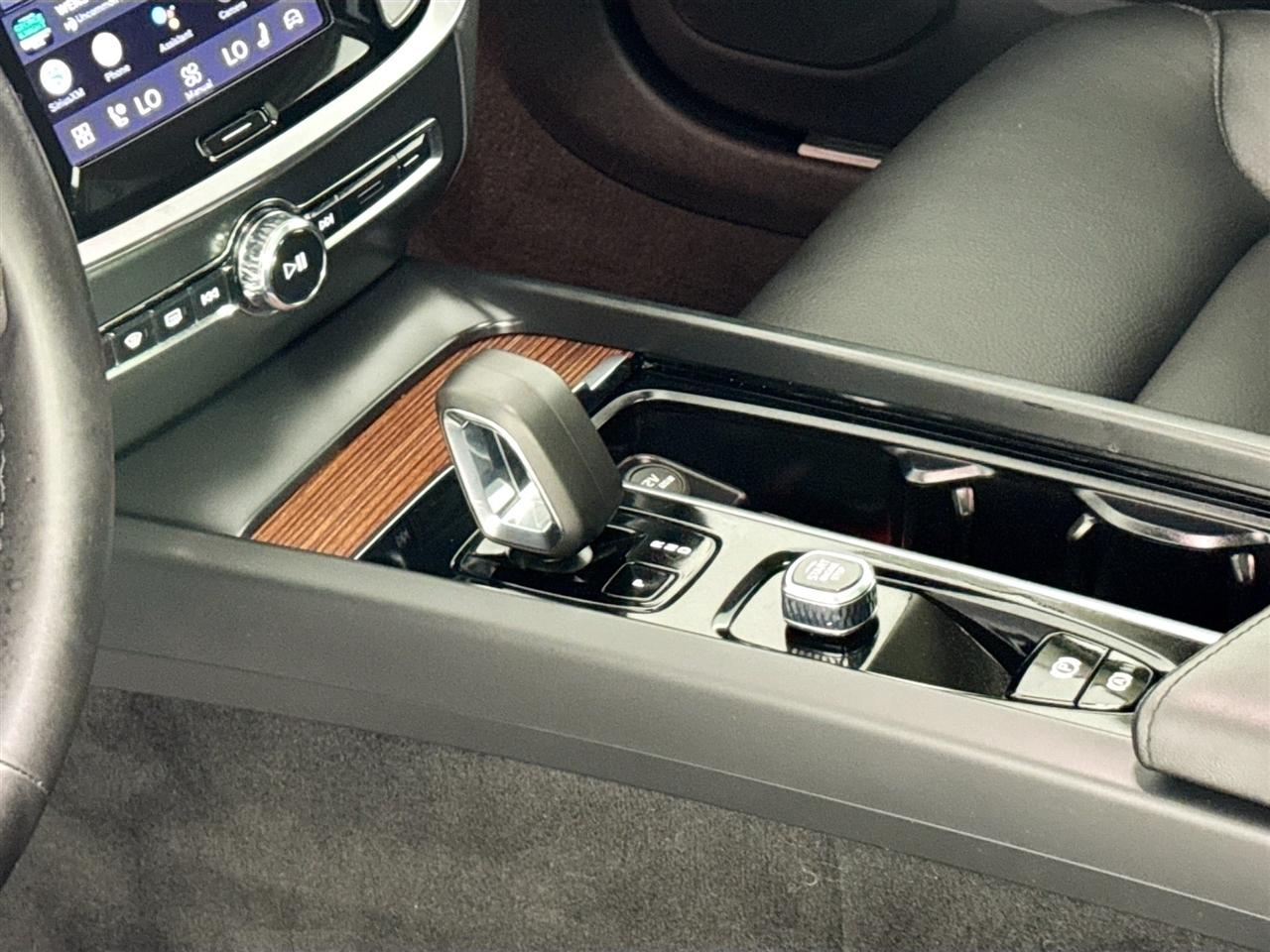 Volvo V60 Cross Country B5 AWD Plus 2023
