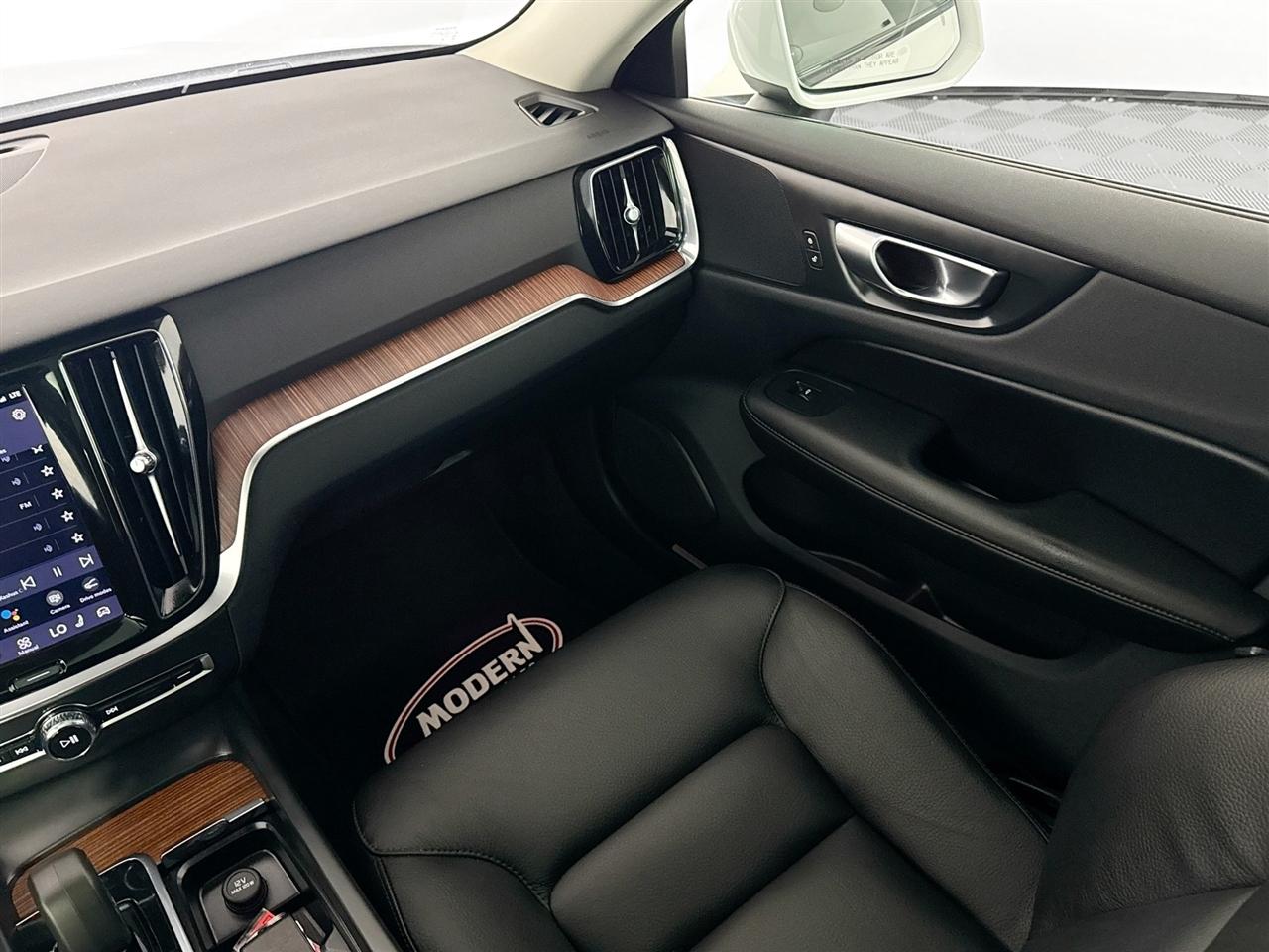 Volvo V60 Cross Country B5 AWD Plus 2023