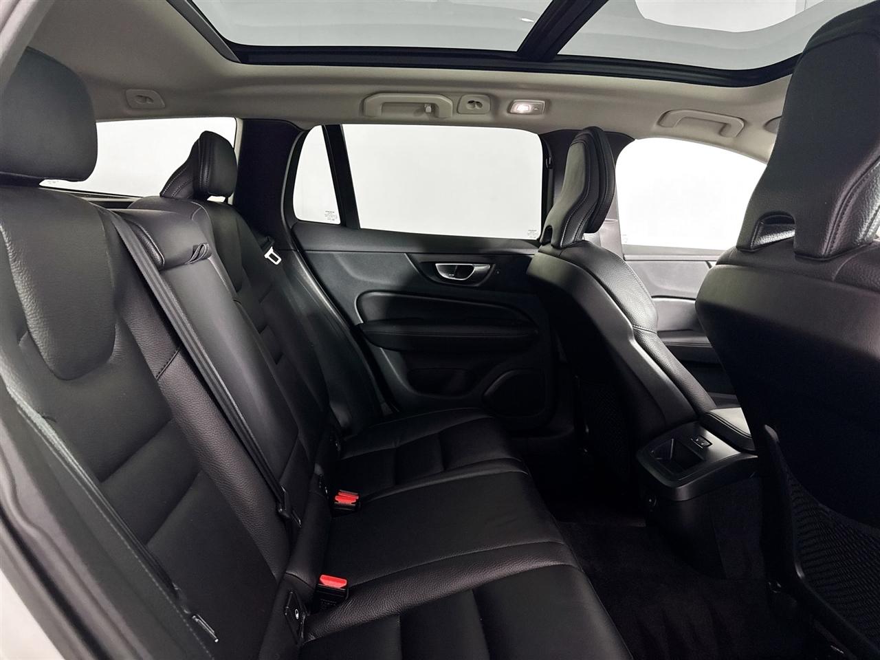 Volvo V60 Cross Country B5 AWD Plus 2023