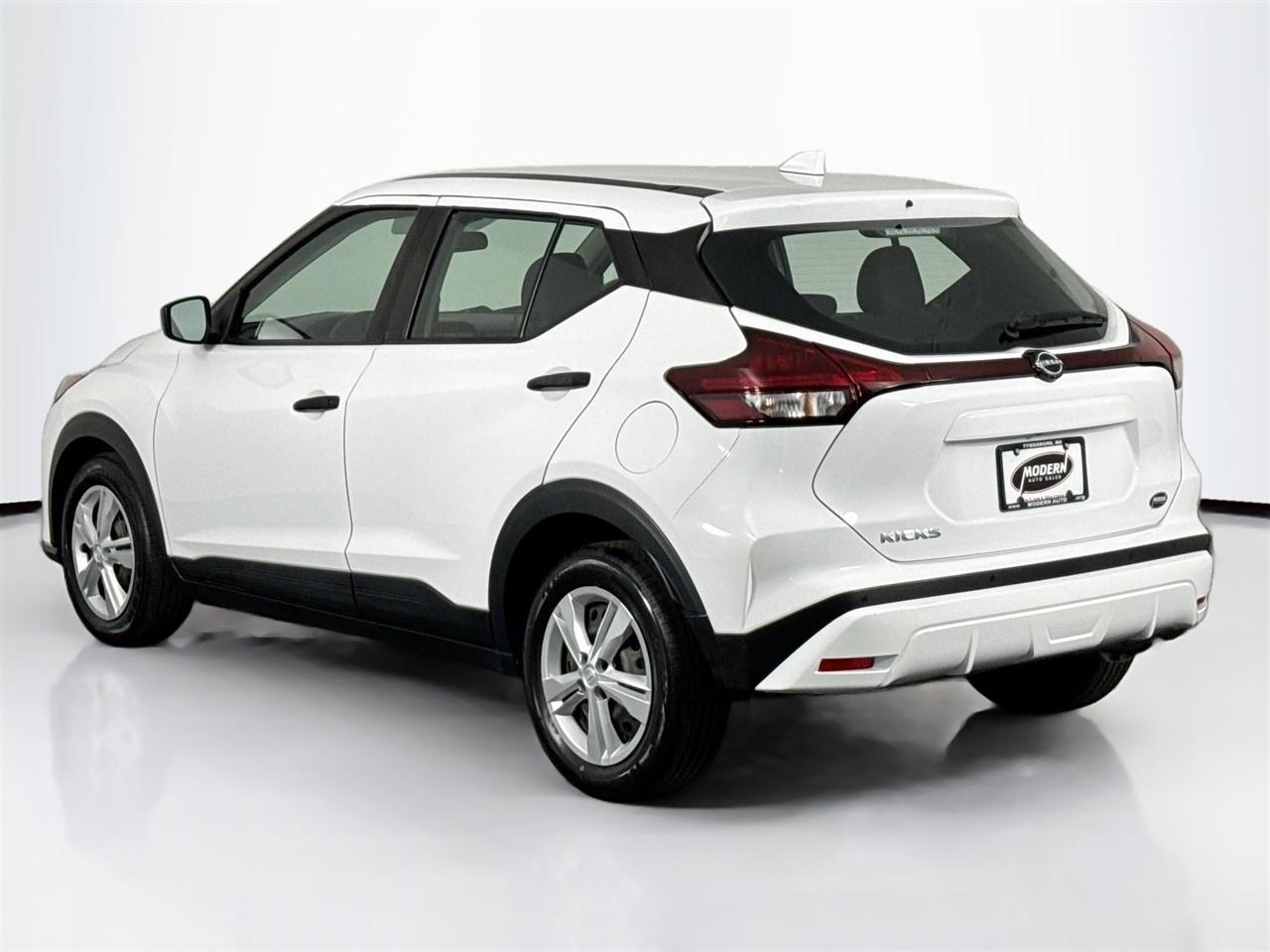 Nissan Kicks S FWD 2023