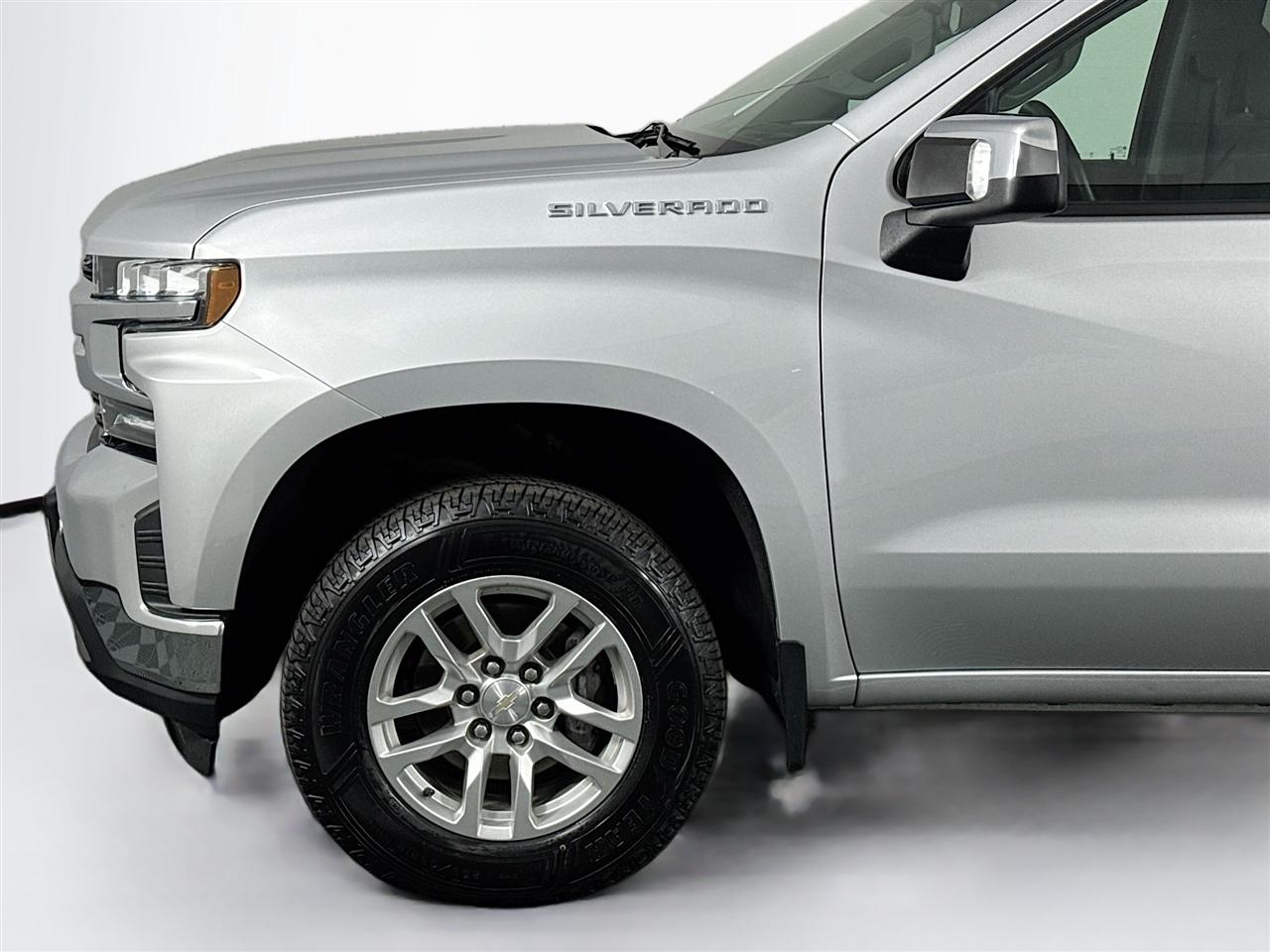 Chevrolet Silverado 1500 4WD Crew Cab 147" LT w/1LT 2021