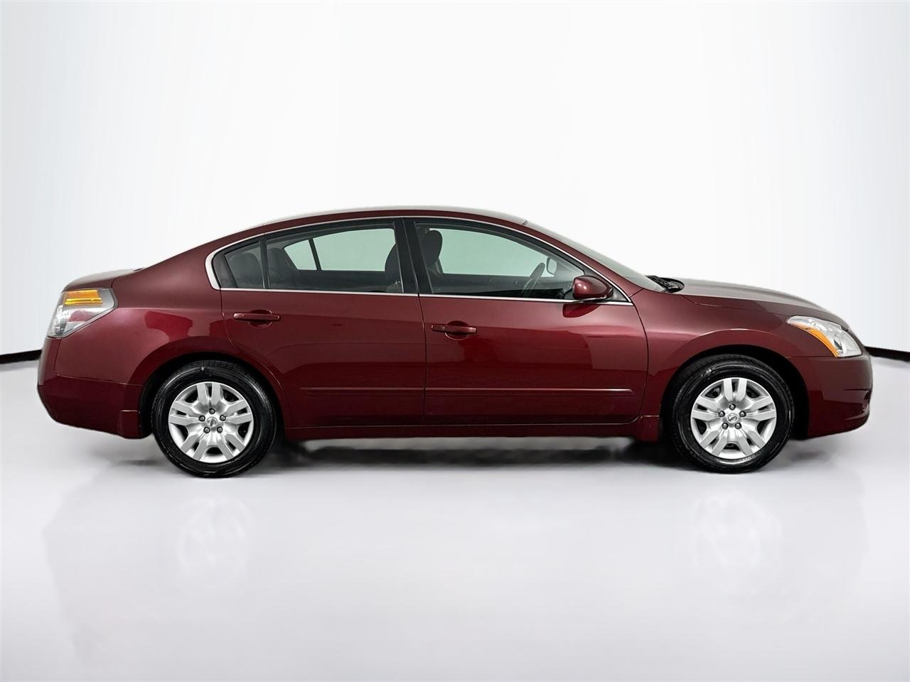 Nissan Altima 4dr Sdn I4 CVT 2.5 S 2012