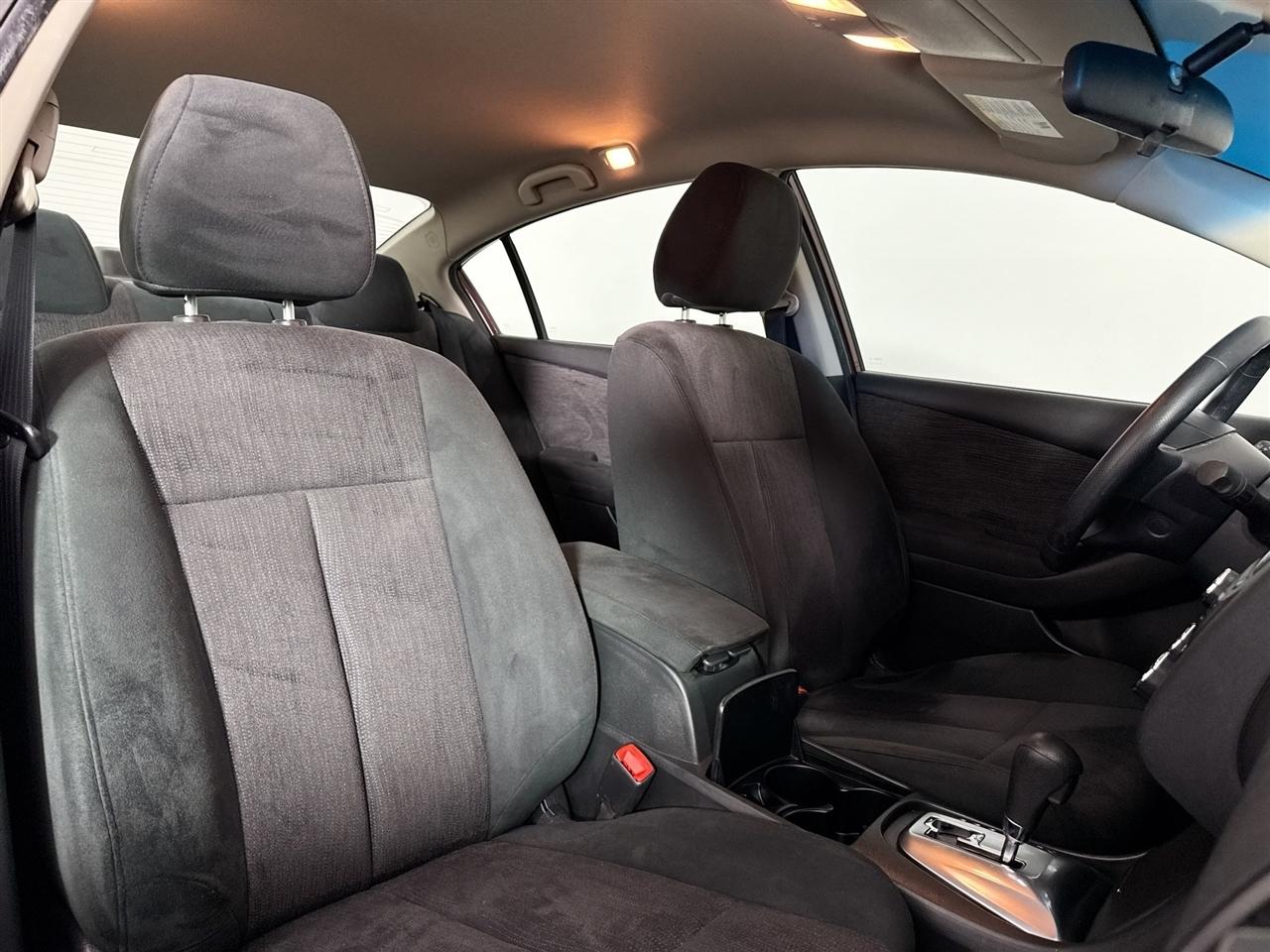 Nissan Altima 4dr Sdn I4 CVT 2.5 S 2012