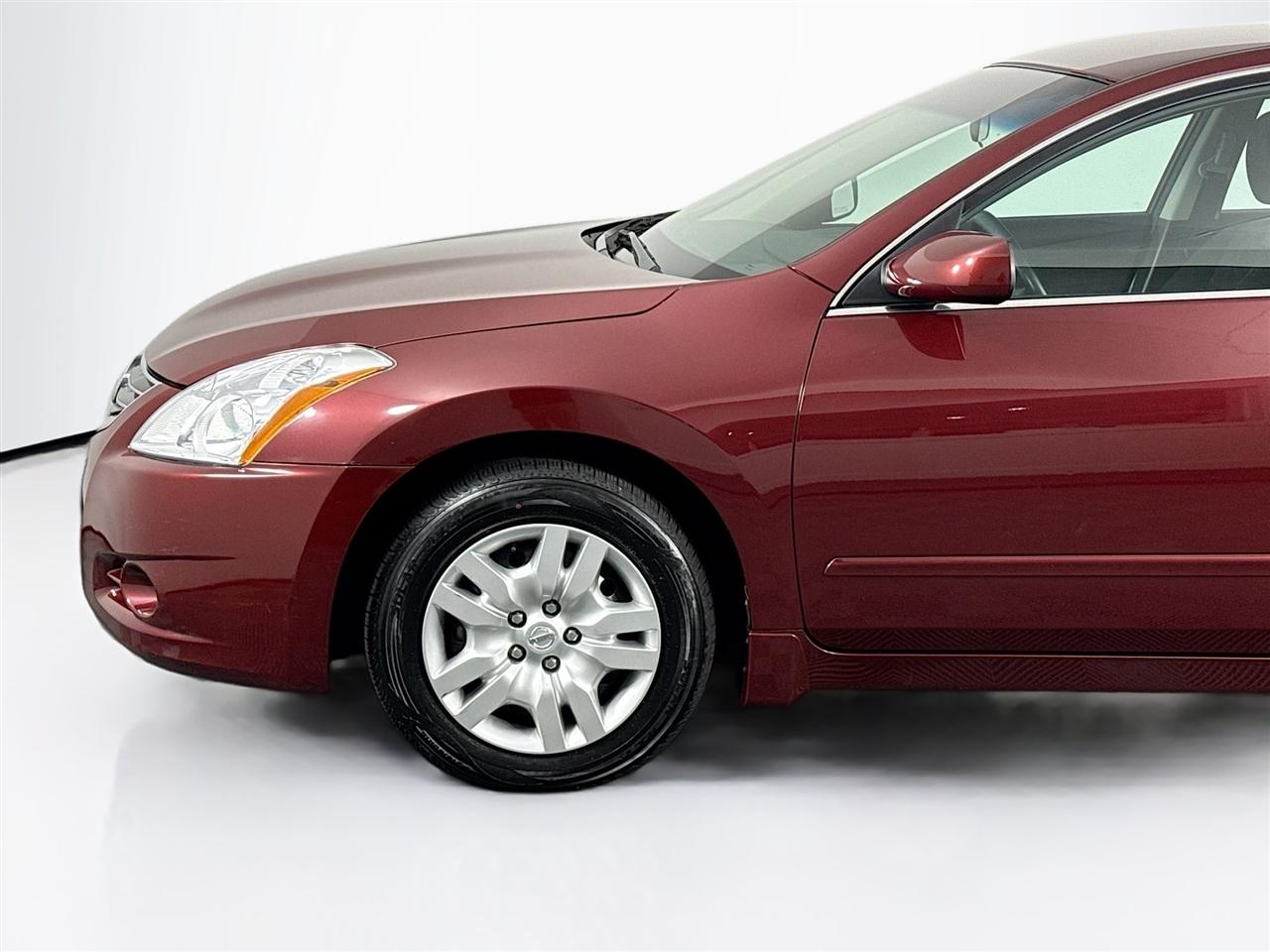 Nissan Altima 4dr Sdn I4 CVT 2.5 S 2012