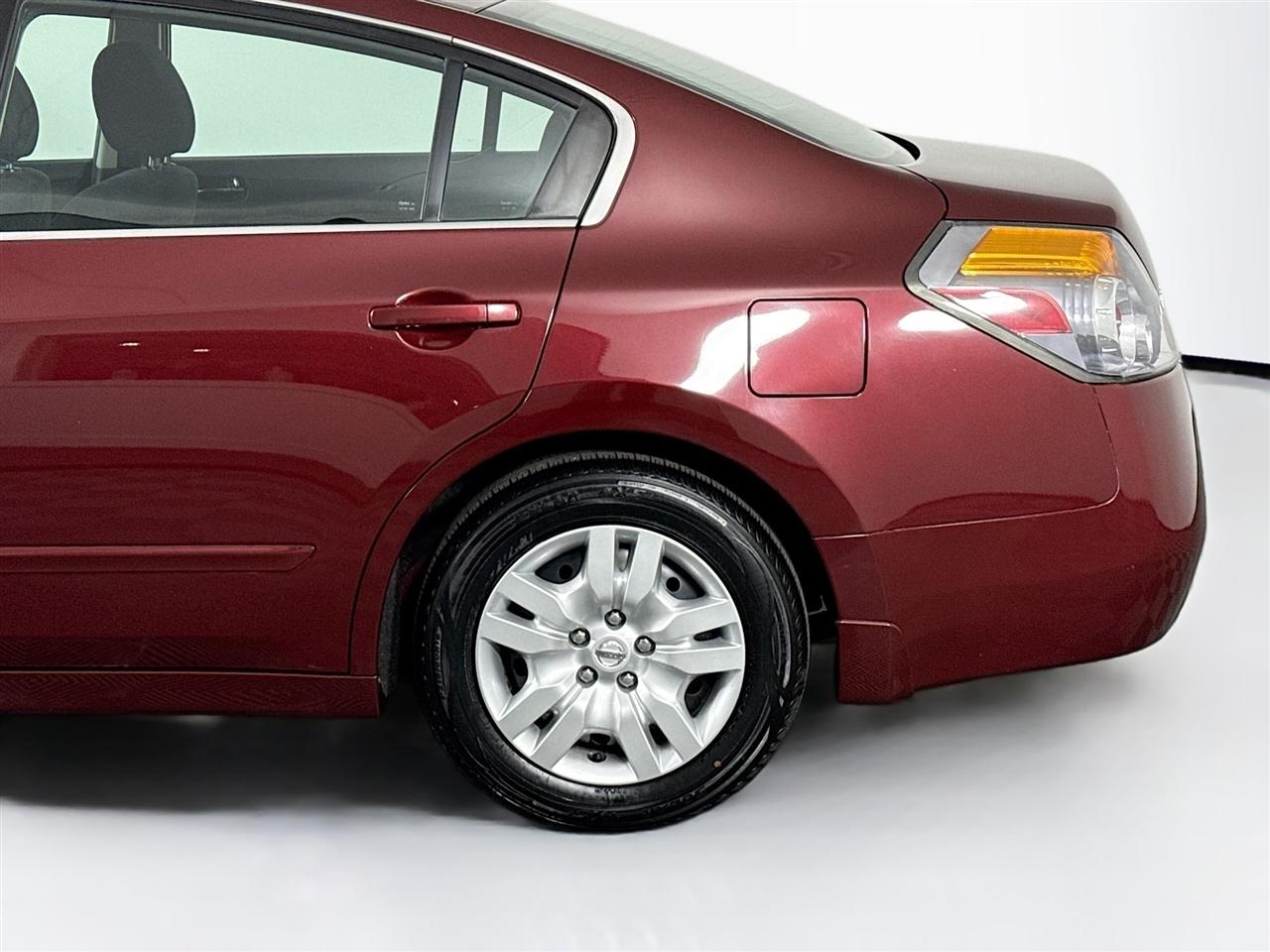 Nissan Altima 4dr Sdn I4 CVT 2.5 S 2012