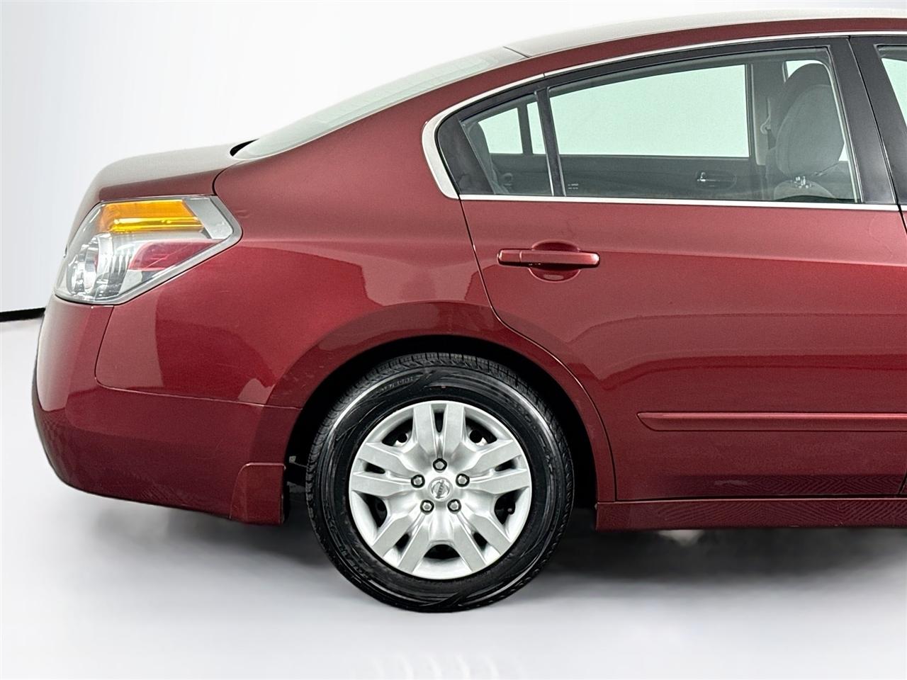 Nissan Altima 4dr Sdn I4 CVT 2.5 S 2012