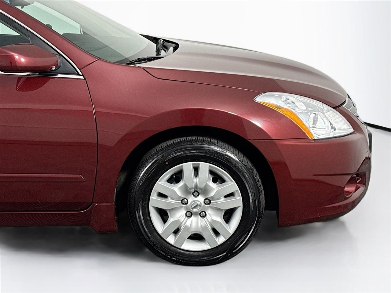 Nissan Altima 4dr Sdn I4 CVT 2.5 S 2012
