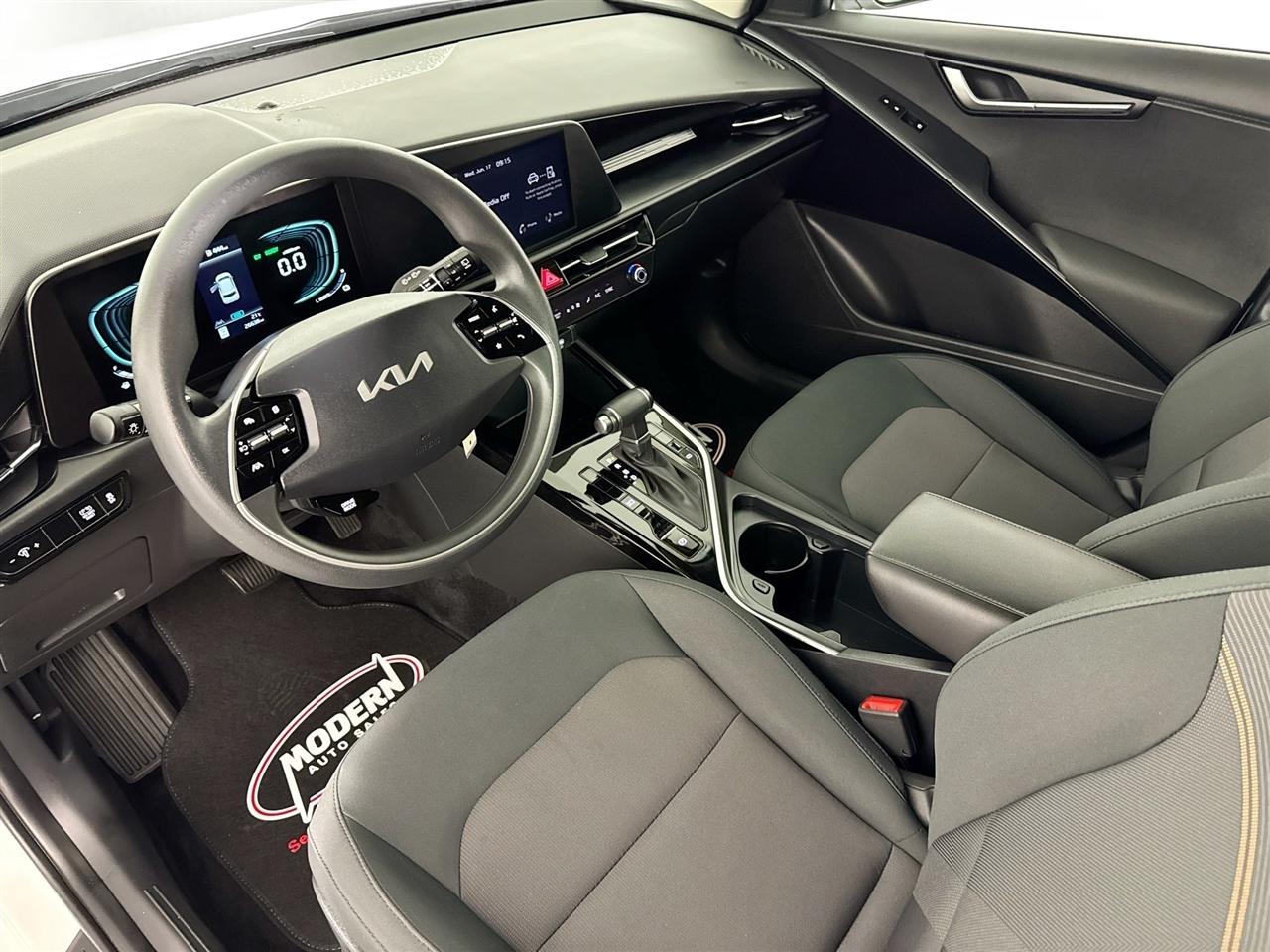 Kia Niro LX FWD 2023