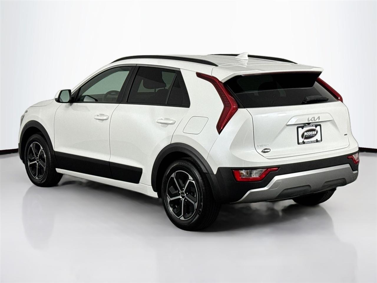 Kia Niro LX FWD 2023