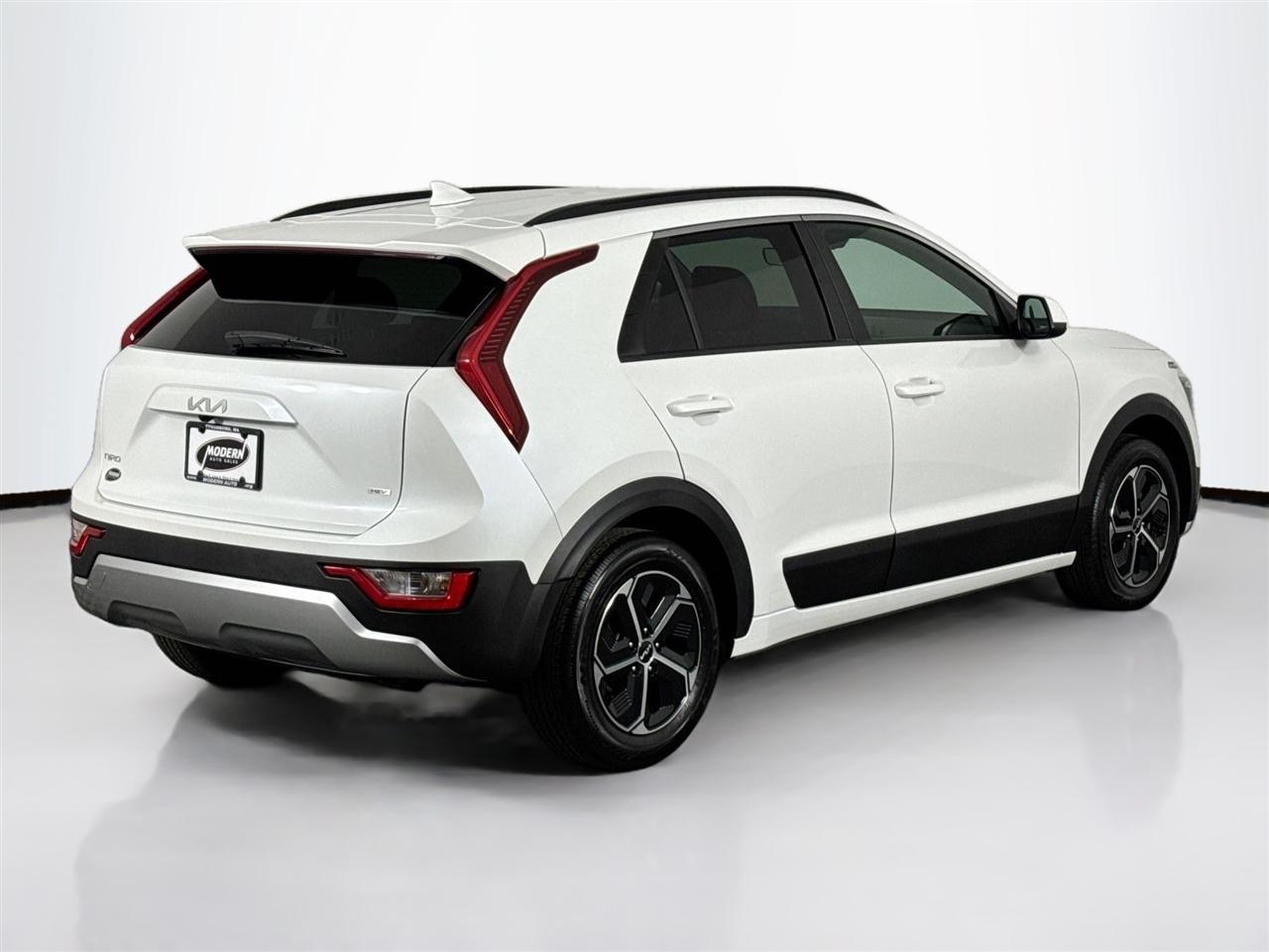 Kia Niro LX FWD 2023