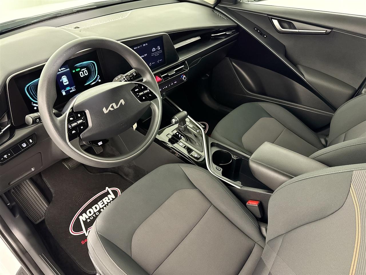 Kia Niro LX FWD 2023