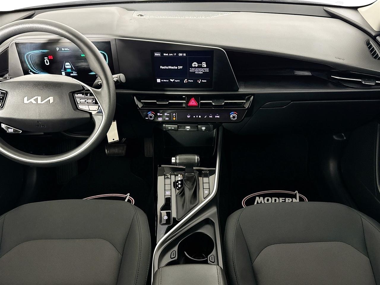 Kia Niro LX FWD 2023