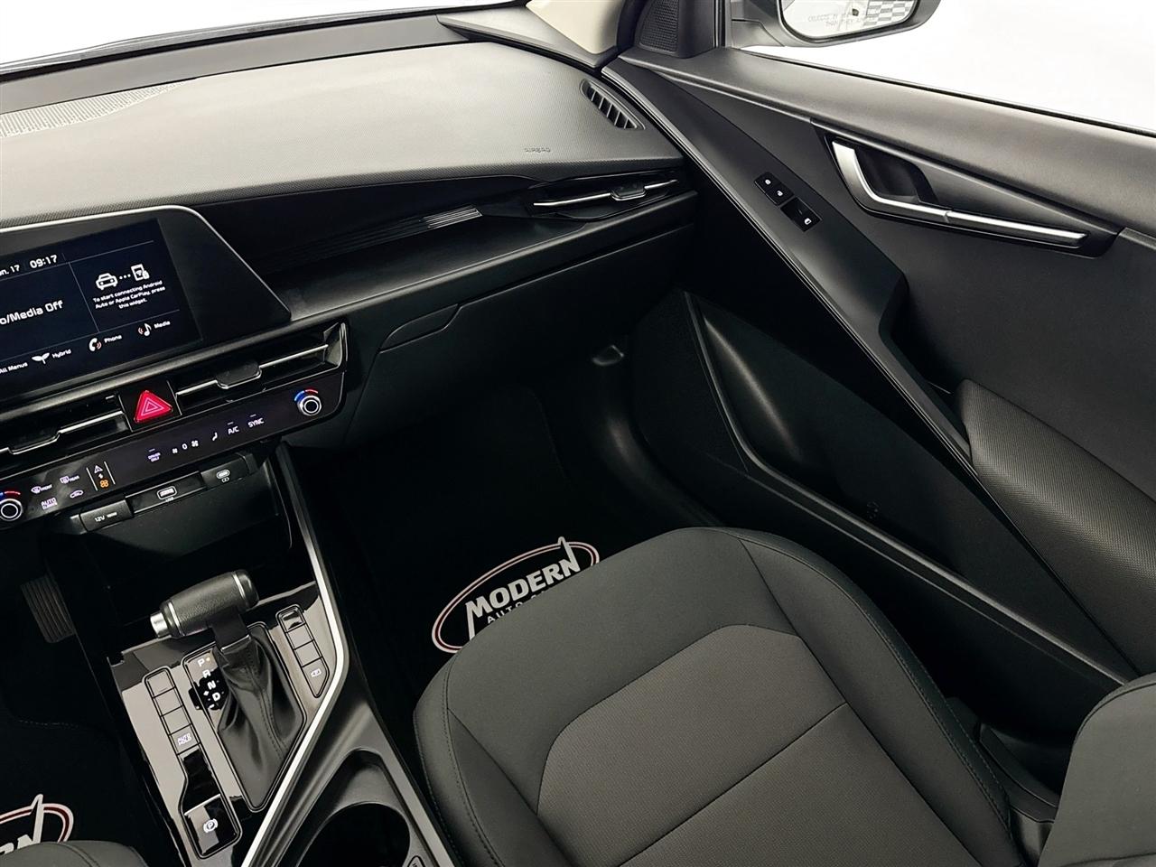 Kia Niro LX FWD 2023