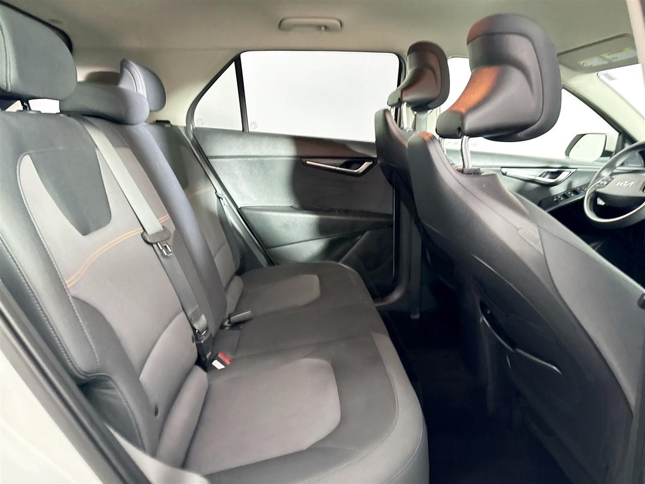 Kia Niro LX FWD 2023