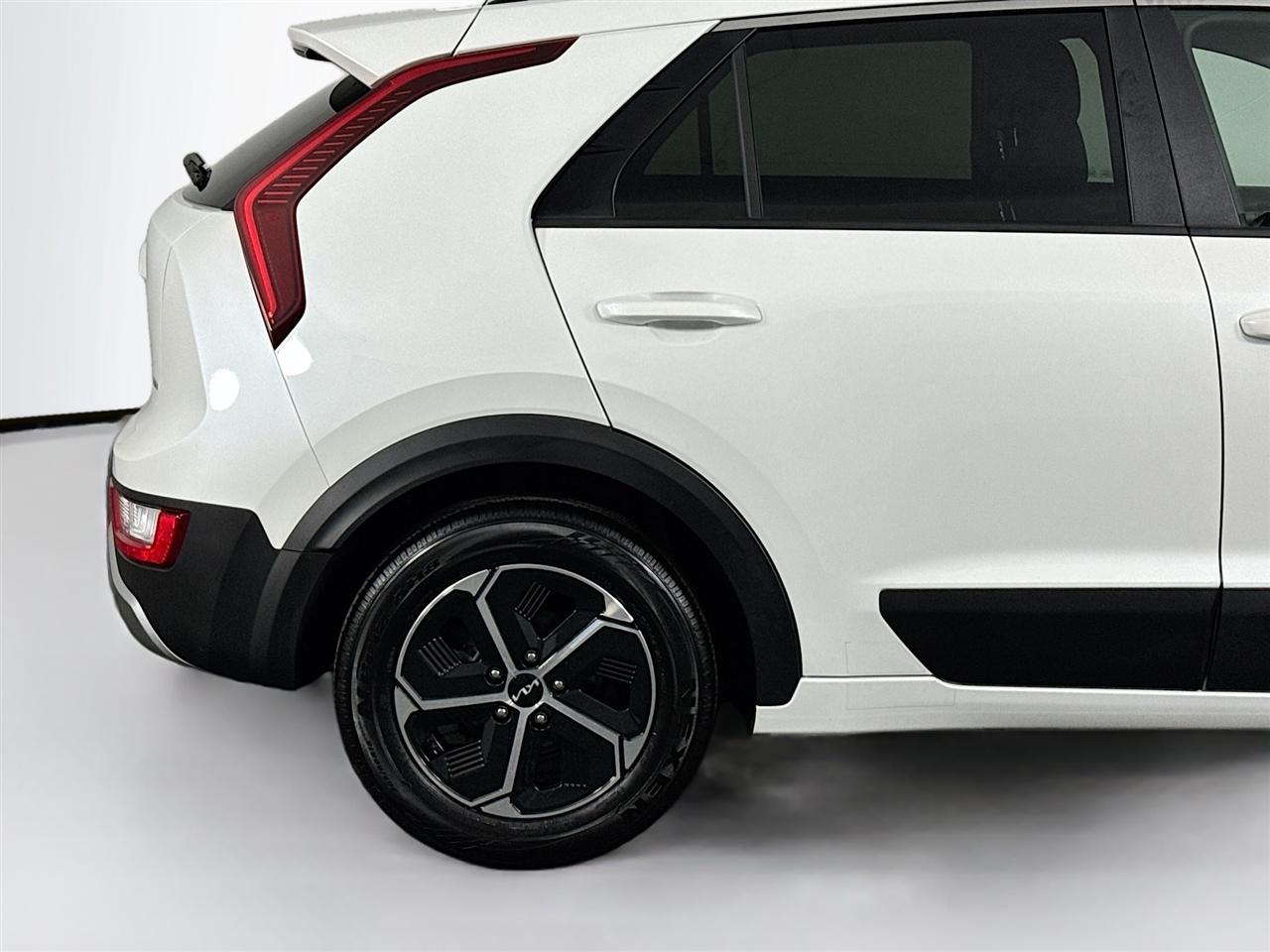 Kia Niro LX FWD 2023