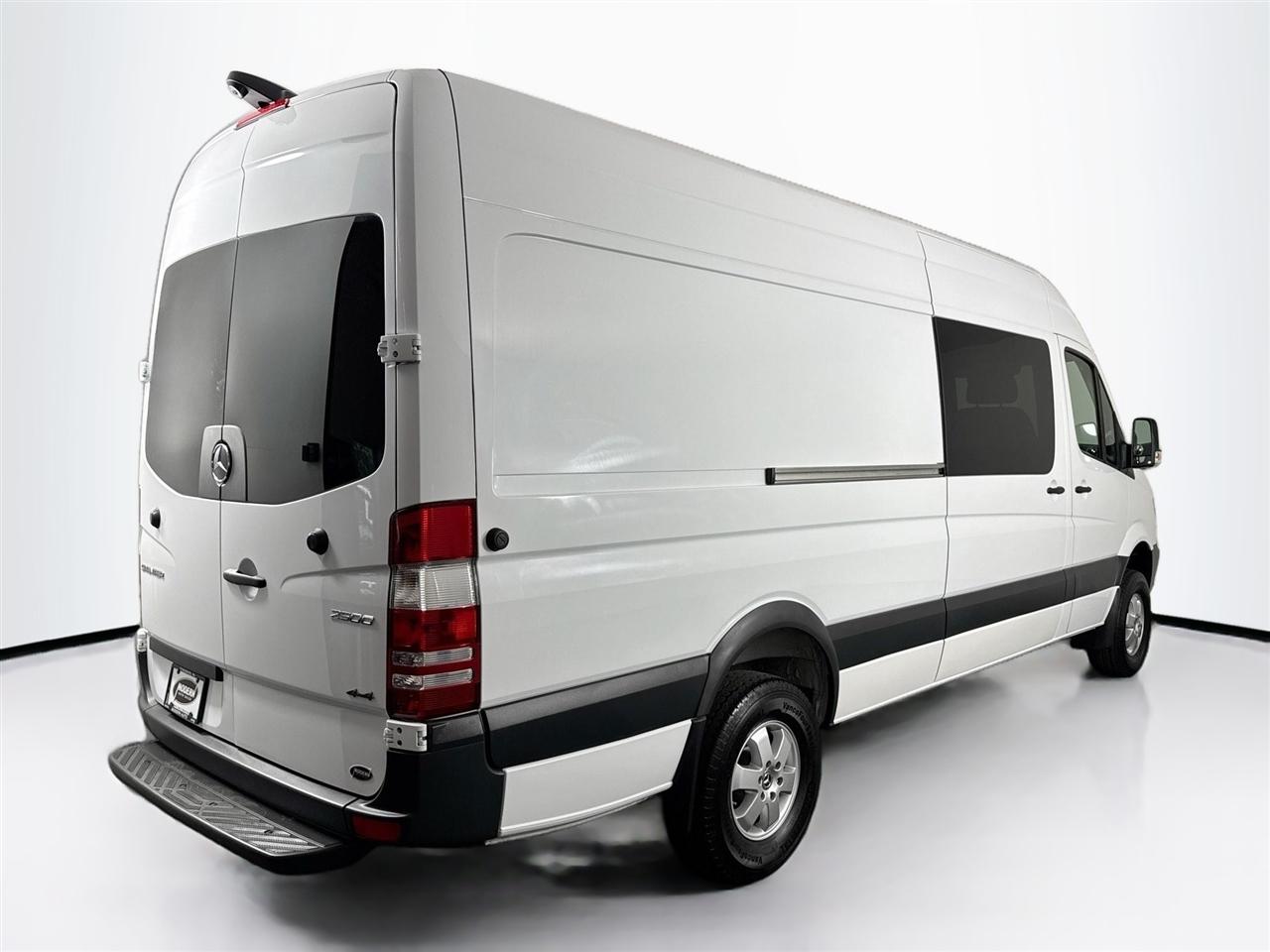 Mercedes-Benz Sprinter Crew Van 2500 High Roof V6 170" 4WD 2018