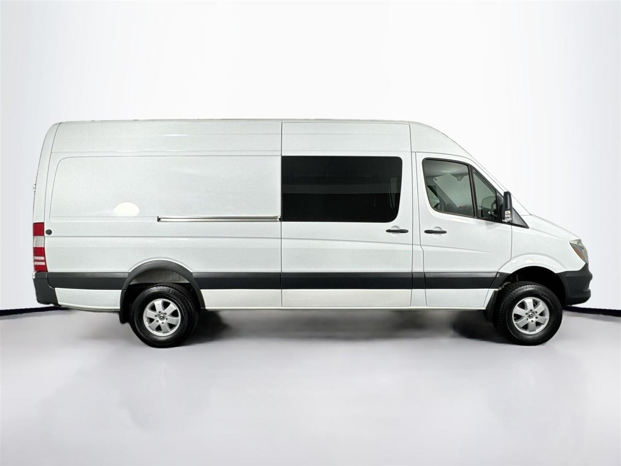 Mercedes-Benz Sprinter Crew Van 2500 High Roof V6 170" 4WD 2018