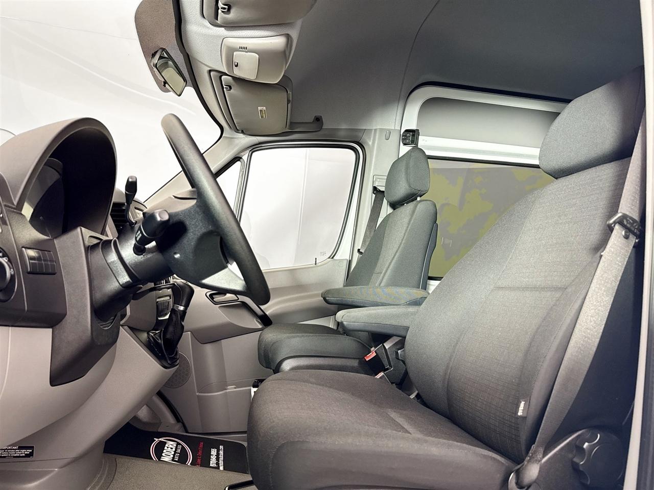 Mercedes-Benz Sprinter Crew Van 2500 High Roof V6 170" 4WD 2018