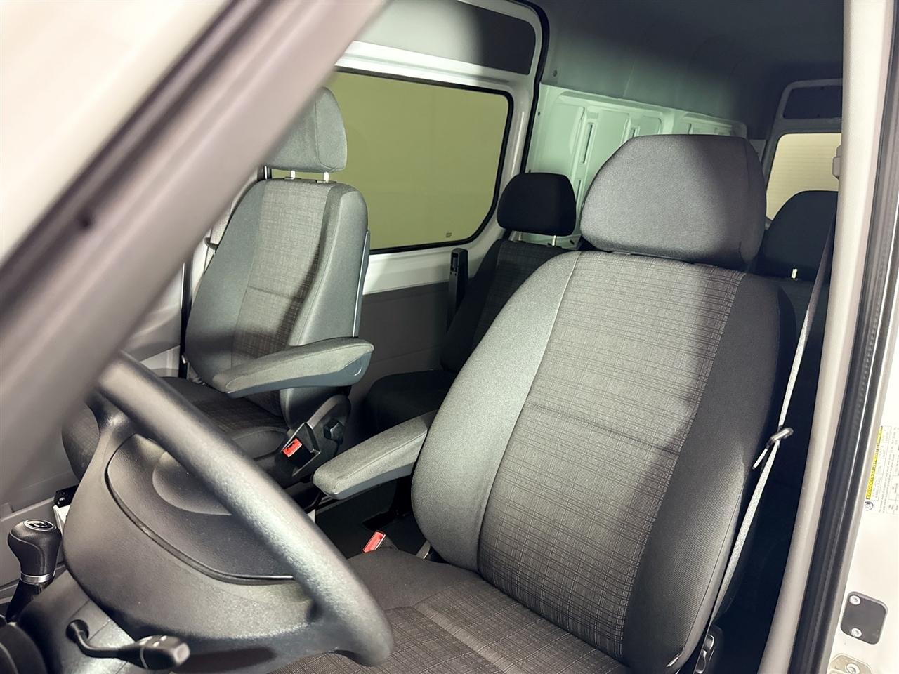 Mercedes-Benz Sprinter Crew Van 2500 High Roof V6 170" 4WD 2018