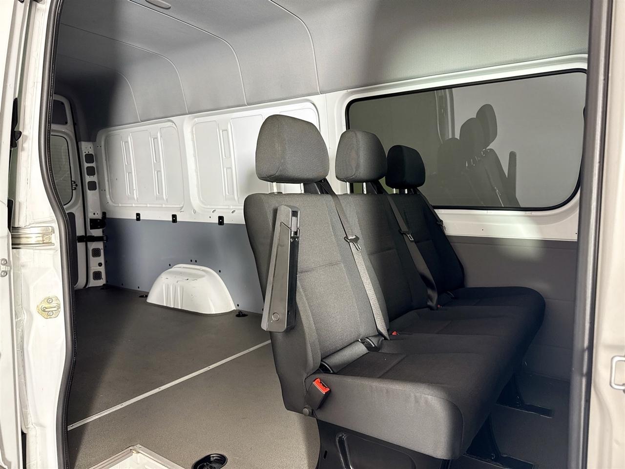 Mercedes-Benz Sprinter Crew Van 2500 High Roof V6 170" 4WD 2018