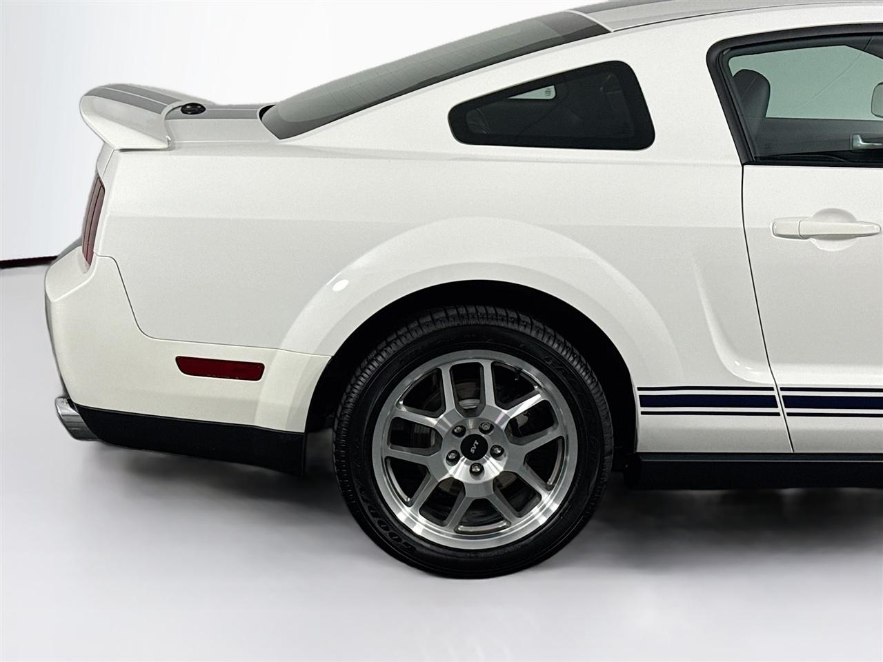 Ford Mustang 2dr Cpe Shelby GT500 2007