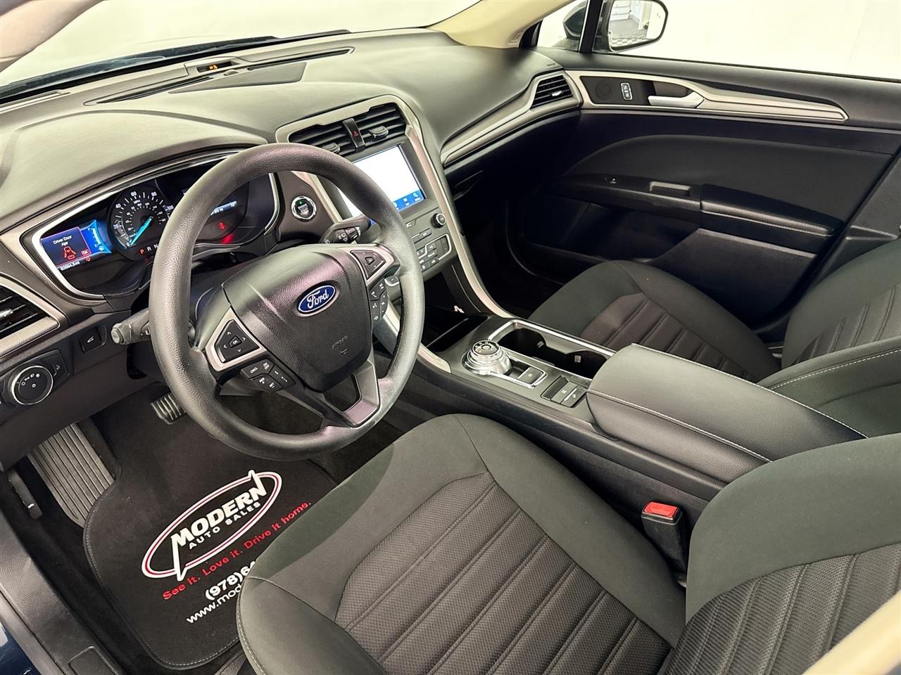 Ford Fusion Hybrid SE FWD 2020