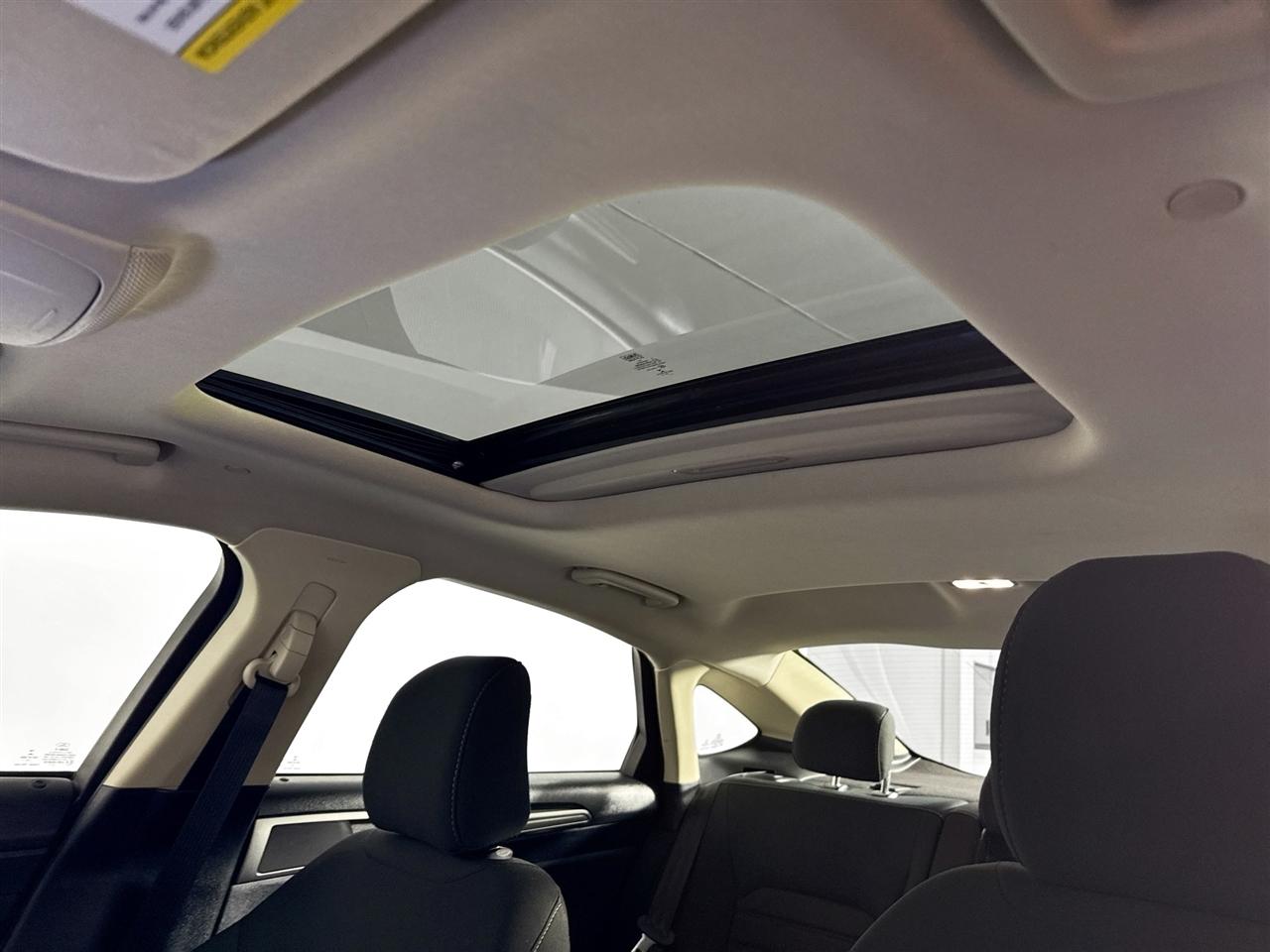 Ford Fusion Hybrid SE FWD 2020