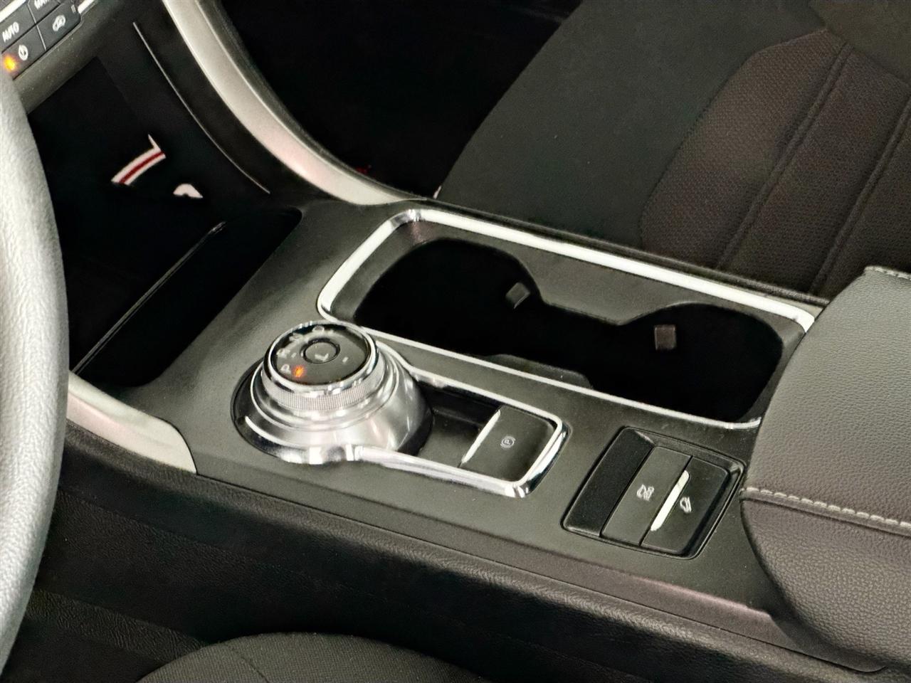 Ford Fusion Hybrid SE FWD 2020